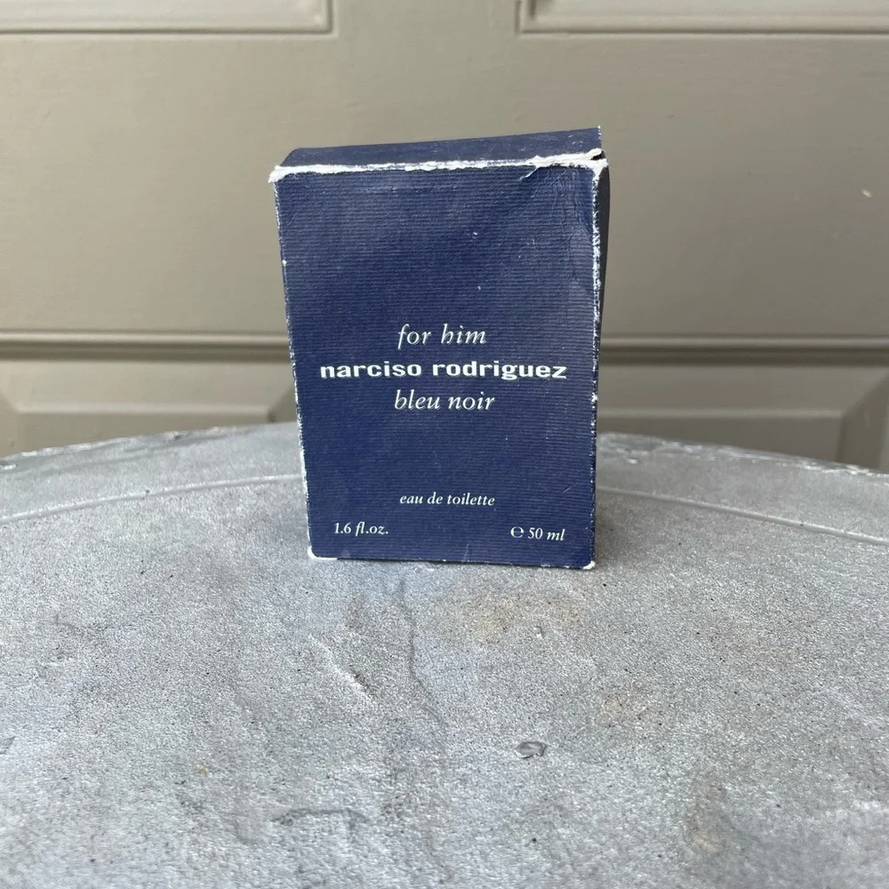 Narciso Rodriguez for Him Eau de Toilette 1.6 Fl Oz - Picture 2 of 5